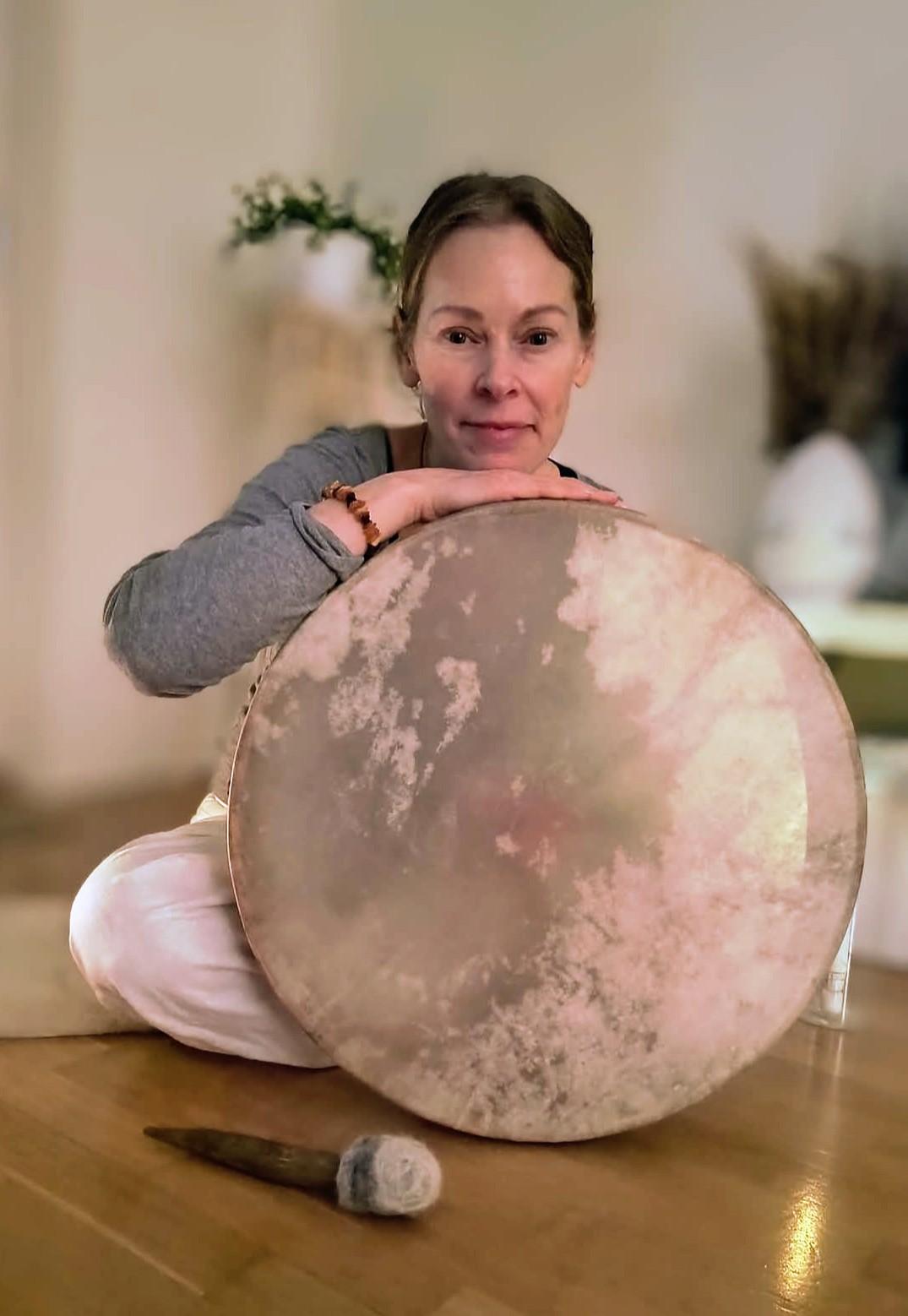 Möt Hjärtats röst - en Trummeditation med meditativ sång