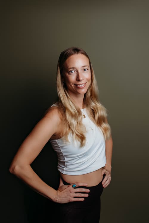 Hot Vinyasa Sommar 🧡 - Drop-in