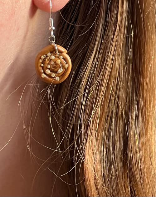 Kanelbullar (örhängen silver) inkl spårbar frakt